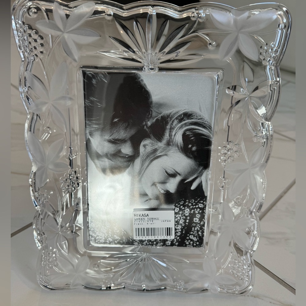 Mikasa Garden Terrace frame, 5x7, NWT